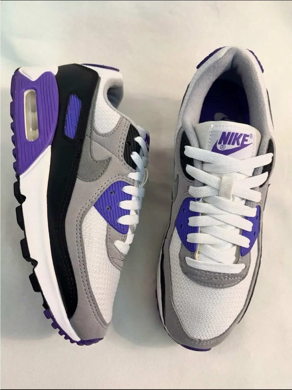 Nike Air Max 90 ‘Hyper Grape Sneakers